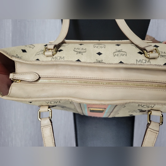 MCM Ltd. Ed.  Cream and peach Visetos Zippered Tote - Picture 8 of 13